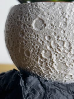 گلدان دکوراتیو «لونا» طرح ماه (مدل Moon Surface) – تصویر 4